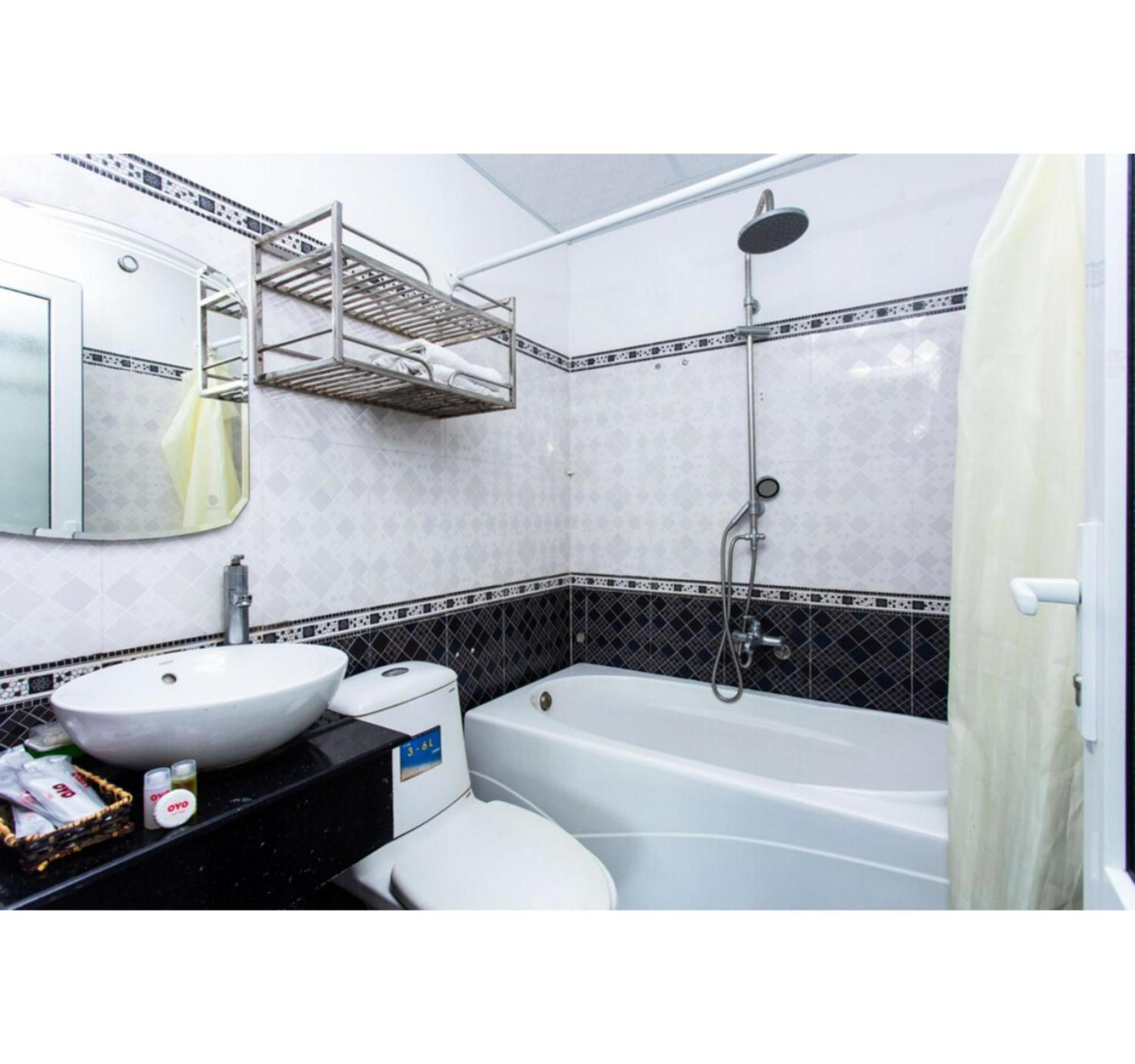 Oyo 553 Truong Giang Hotel ダナン市 エクステリア 写真