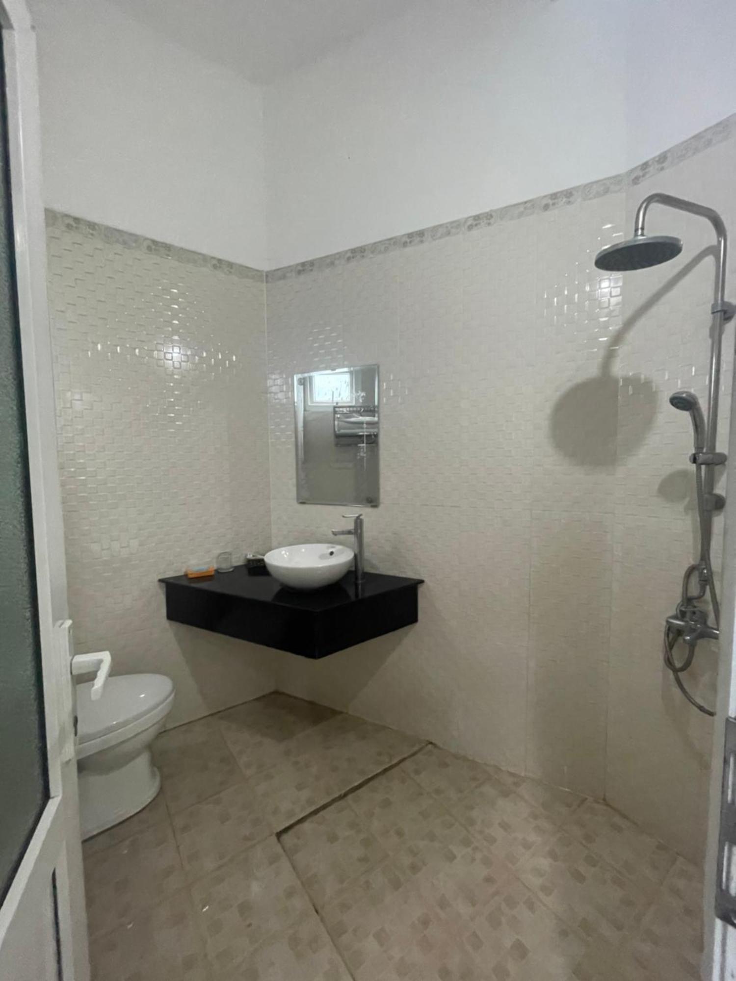 Oyo 553 Truong Giang Hotel ダナン市 エクステリア 写真