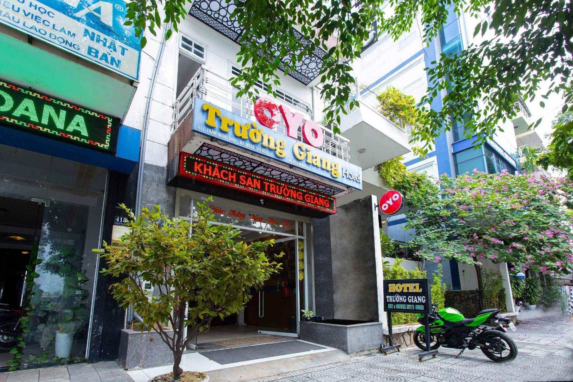 Oyo 553 Truong Giang Hotel ダナン市 エクステリア 写真