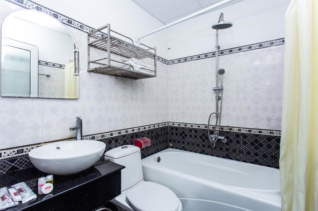 Oyo 553 Truong Giang Hotel ダナン市 エクステリア 写真