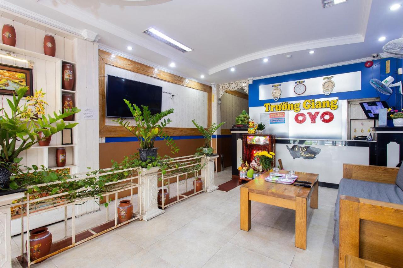 Oyo 553 Truong Giang Hotel ダナン市 エクステリア 写真